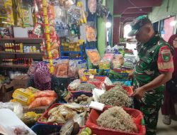 Pasar Tarempa Anambas Ramai Jelang Lebaran, TNI Ungkap Kondisi Sembako Terkini