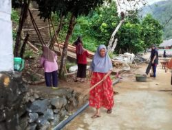 Warga Desa Bayat Turun Tangan Bersihkan Lingkungan, Dukung Gerakan Indonesia Asri