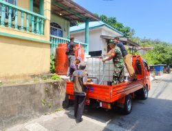 TNI Bersama BPBD Salurkan Air Bersih untuk Warga Terdampak Kemarau di Anambas