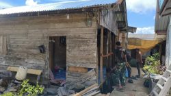 Rumah Nyaris Roboh Diterjang Gelombang, TNI dan Warga Anambas Bangun Rumah Layak Huni untuk Ibu Mila