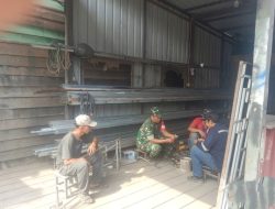 Babinsa Tarempa Sambangi Bengkel Las di Anambas, Dorong UMKM Terus Berkembang