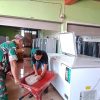 Babinsa Tarempa Sambangi Produsen Es Batu di Anambas, Ingatkan Kebersihan Air dan Keselamatan Kerja