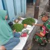 Babinsa Koramil Tarempa Turun ke Pasar, Pantau Harga Cabai dan Serap Keluhan Pedagang di Anambas