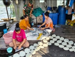 Kunjungi Perajin Opak Singkong, Babinsa Tarempa Siap Bantu UMKM Anambas Berkembang