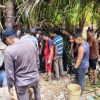 Musim Kemarau, Babinsa dan Warga Air Bini Bersihkan Sumber Air Bersih