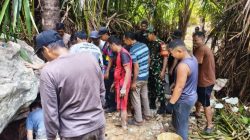 Musim Kemarau, Babinsa dan Warga Air Bini Bersihkan Sumber Air Bersih