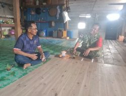 Babinsa Anambas Sambangi Tokoh Masyarakat Temburun, Bahas Keamanan dan Kemajuan Desa