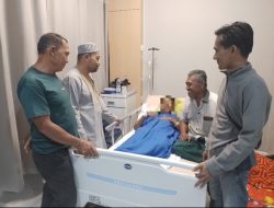 Kades Tarempa Selatan Surianto Jenguk Warga Sakit, Beri Dukungan dan Semangat